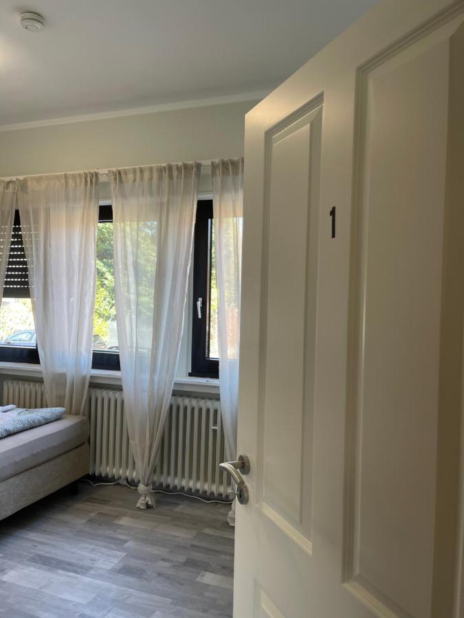 Comfortable Shared Apartment With Private Room In Wesseling Luaran gambar